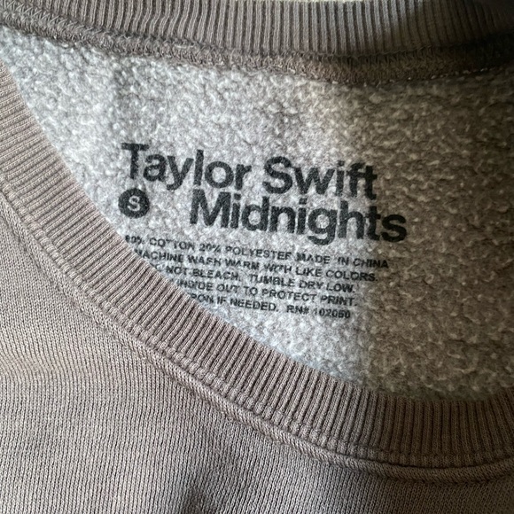 Taylor Swift Sweatshirt Women’s Medium Midnight Merch None of it was Accidental - Picture 3 of 7